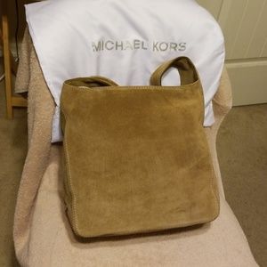 BNWT MK LARGE LENA SUEDE SHOULDER BAG.